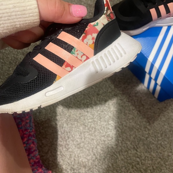 Adidas pink and floral girls 7k - Picture 5 of 5